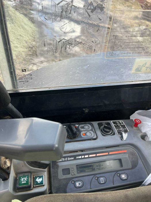 Мініекскаватор гусеничний Кубота КХ -101 3 а 3