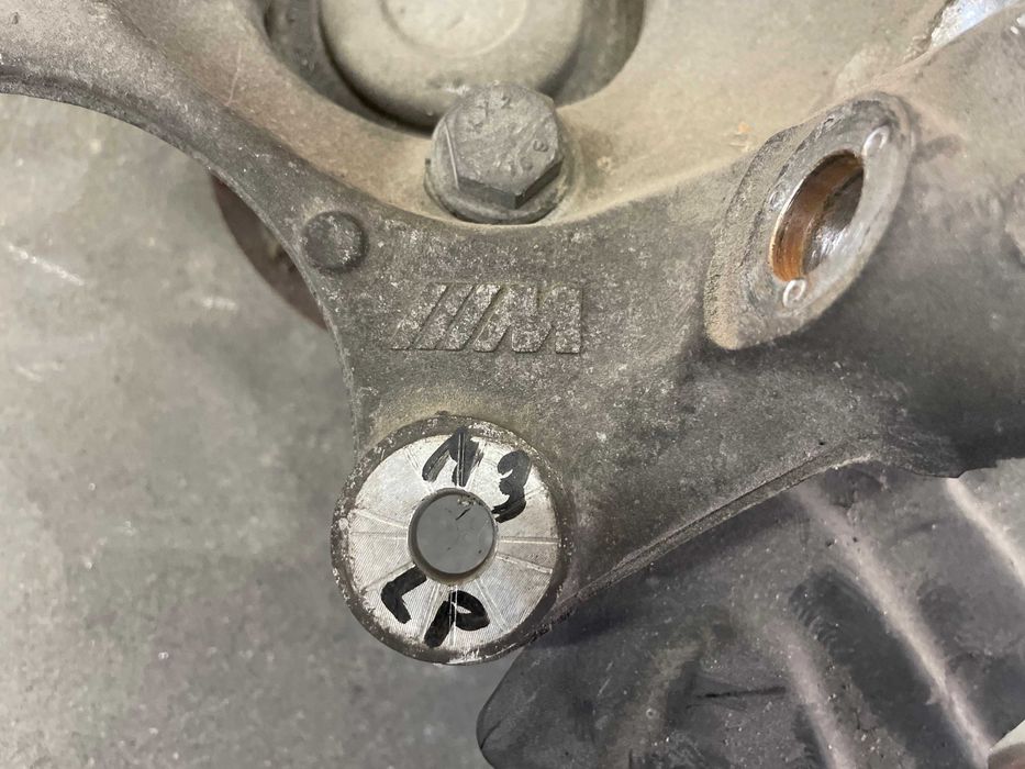 Zwrotnica piasta przód lewa Bmw M3 e92 e93 e90 4.0 v8 420km