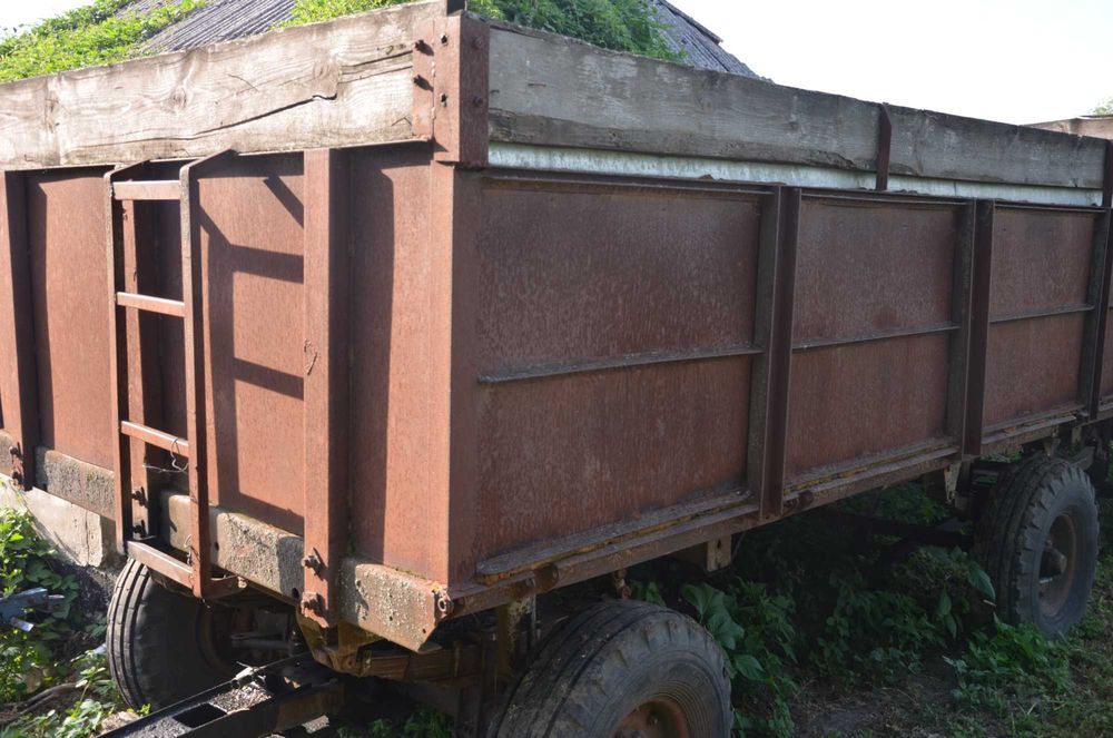 Продам причіп тракторний 2ПТС4