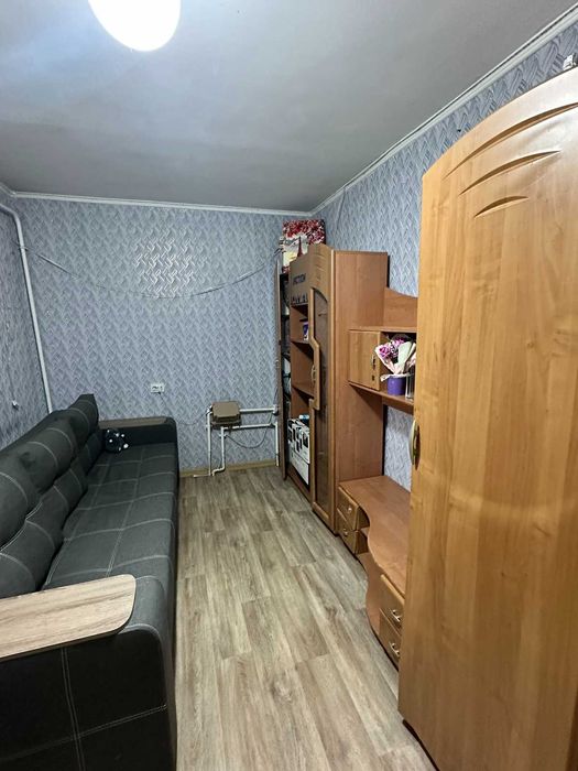 Продаж двокімнатної квартири на молодіжному з прибудованою комерцією