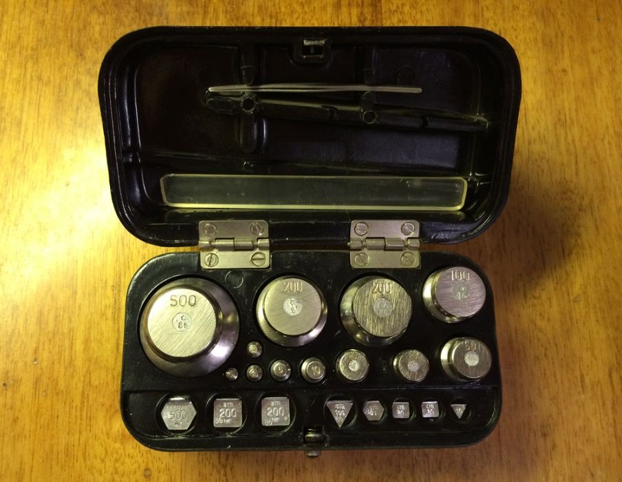 Ваги, гирі для зважування