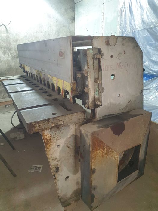 Гильотина, Ножницы гильотинные по металлу, гільйотина