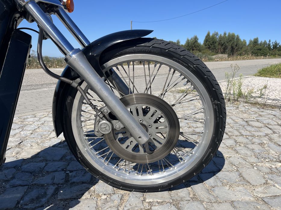 Suzuki Intruder