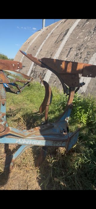 Плуг Rabe Werk Albatros , має 5 корпусів  захват 50 см