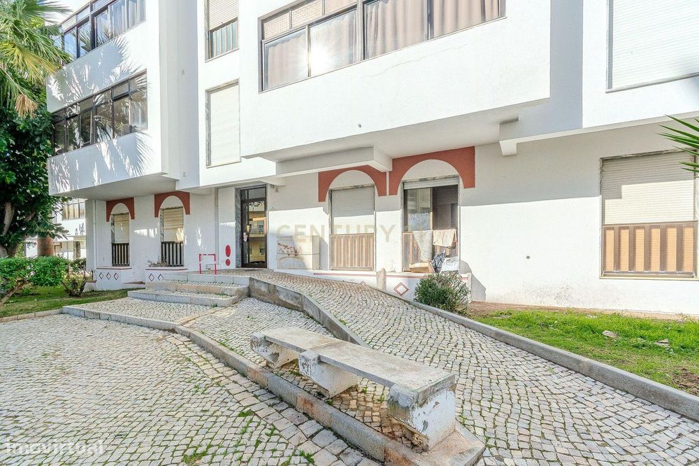 T2 Renovado para Arrendamento em Faro
