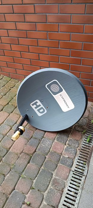 Antena satelitarna