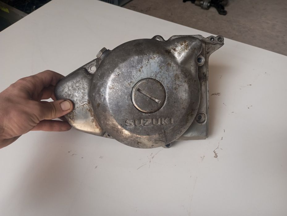 Pokrywa statora zapłonu dekiel kapa miska misa Suzuki GN 250 GZ E4