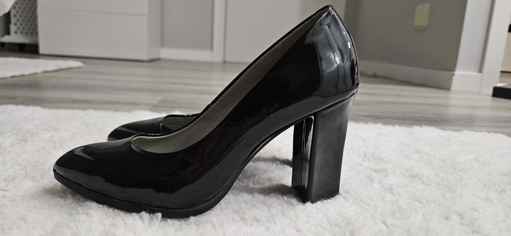 Sapatos verniz Geox