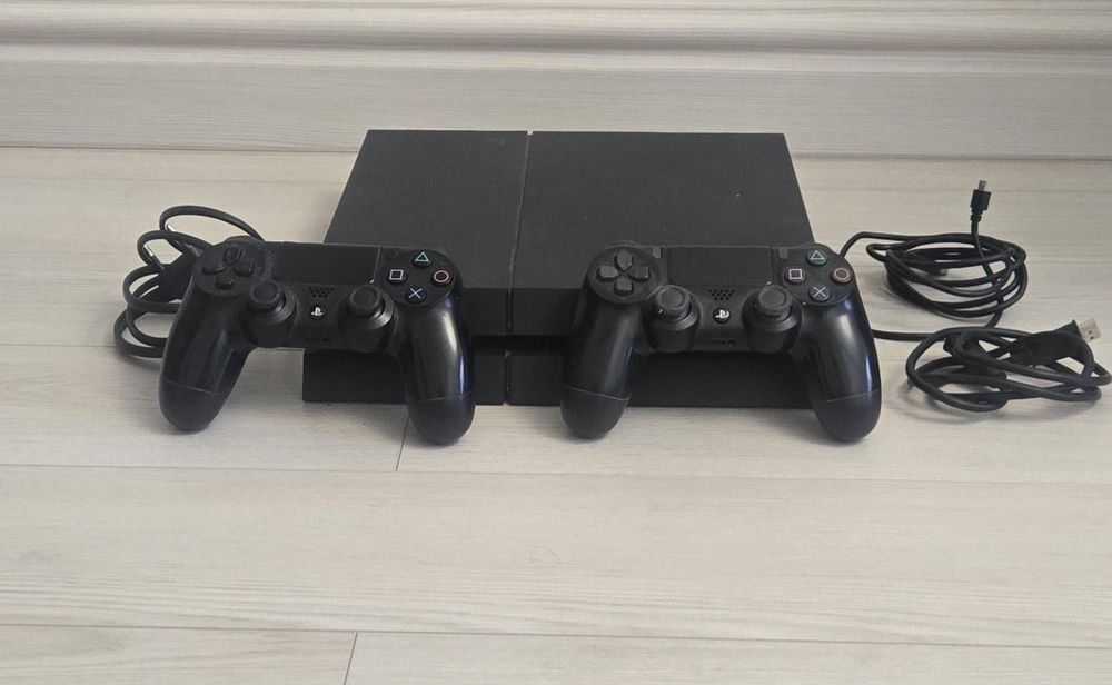 Продам Playstation 4 Fat Версія прошивки 12.00