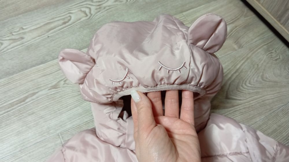 Куртка на дівчинку