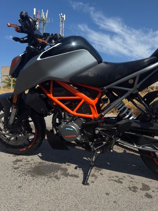 KTM Duke 125 Full Extras | Akrapovic | Como Nova