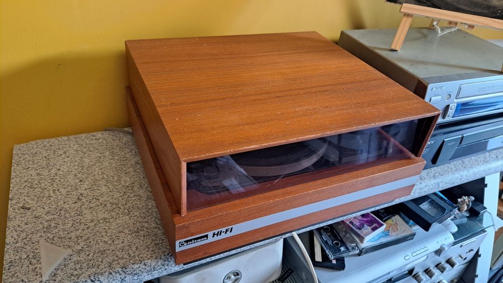 Stary gramofon DUAL 1019