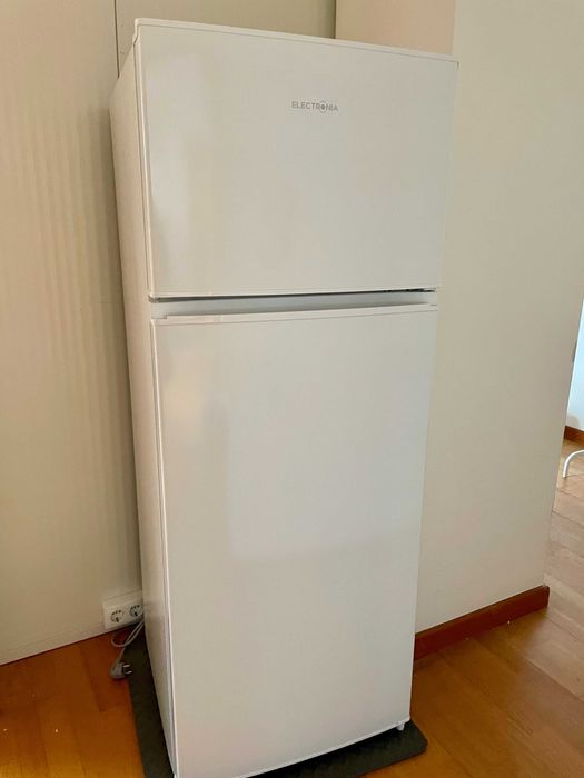 Frigorífico Electronia NOVO 143cm