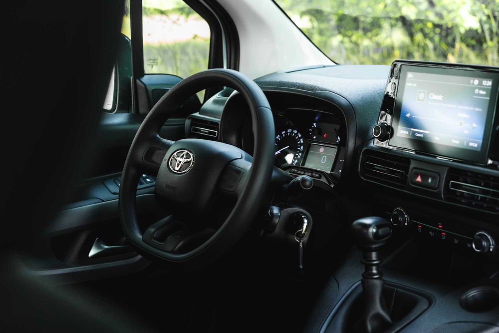 Wynajem Toyota ProAce Verso, dostawczy 5 osobowy, Berlingo, Caddy