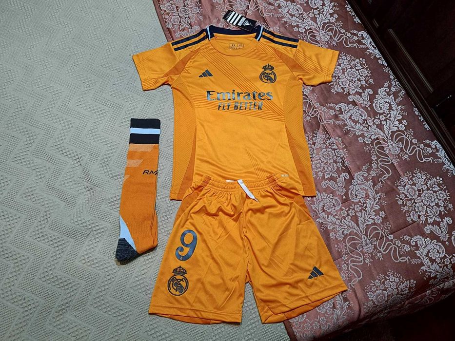 Camisola Criança Mbappe Equipamento Real Madrid Alternativo | NOVO