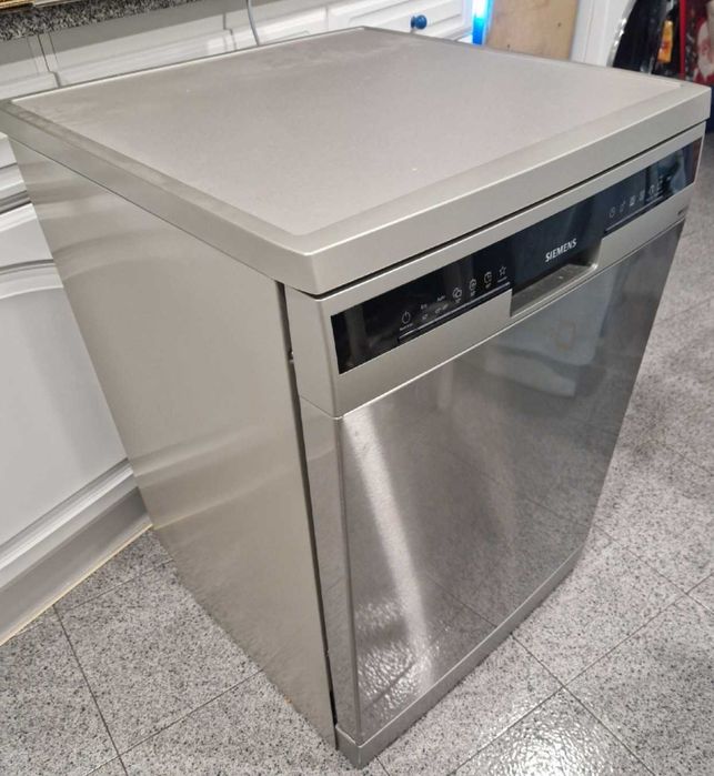 Máquina de Lavar Loiça SIEMENS SN23EI03KE iQ300 60cm