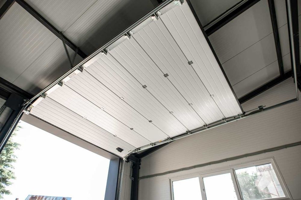 Продаж офісно-складського приміщення з земельною ділянкою у Львові