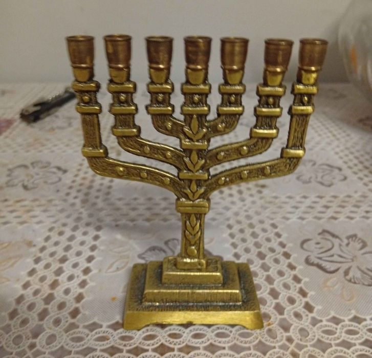 Castiçal Judeu (MENORAH) em latão
