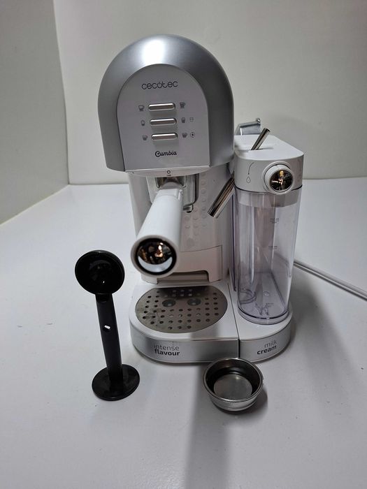 Kolbowy ekspres ciśnieniowy Cecotec Bianca Cumbia Power Instant-ccino