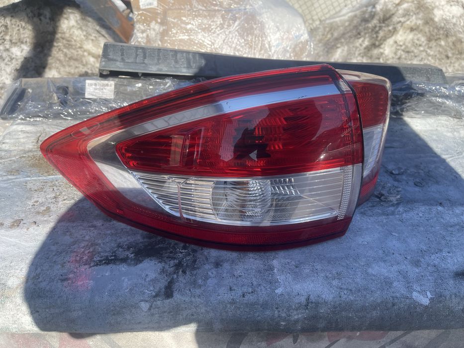 Фонари Ford C-max 2017