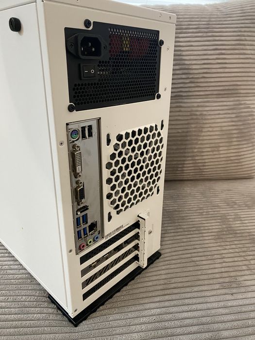 Komputer gamingowy / RTX 4060 / Ryzen 5 5600 / 32 GB RAM