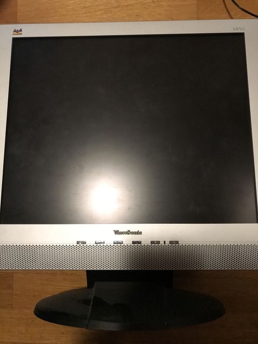 ViewSonic VA712 Monitor 17” cali