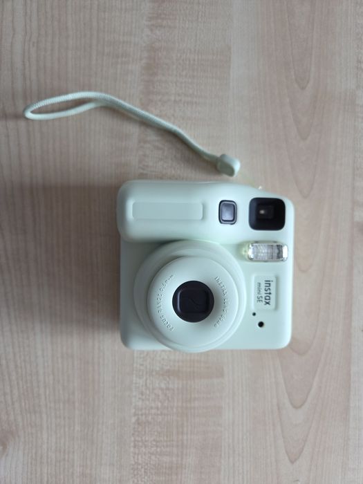 Aparat Instax mini SE