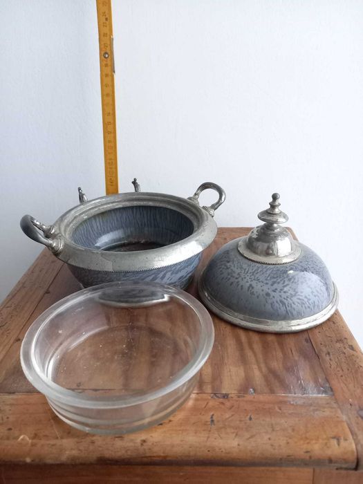 Bules de chá e outros em esmalte - Graniteware Sec. XIX