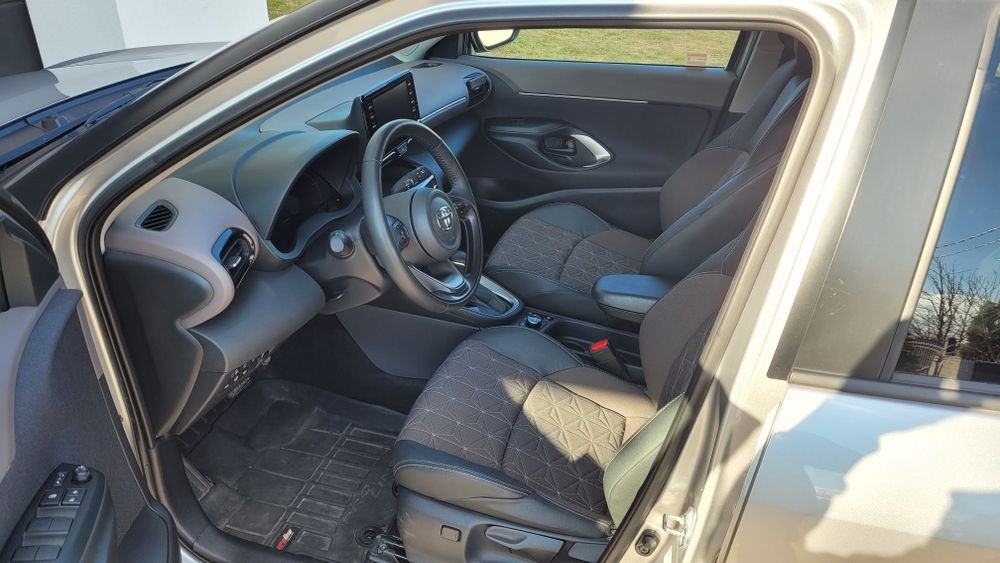 Toyota Yaris Cross Hybrid 1.5 Executive Smart 4x4 Salon PL Augustów