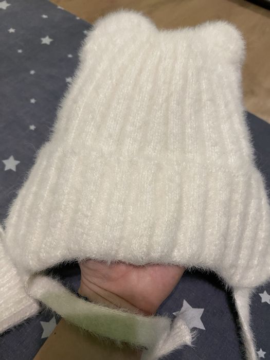 Зимова шапка на дівчинку