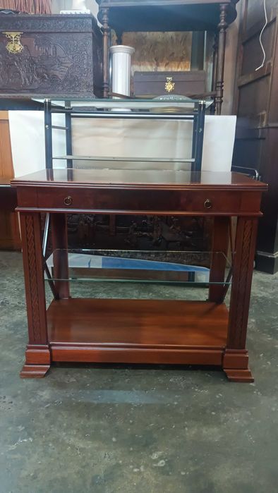 Móvel de apoio/ sala