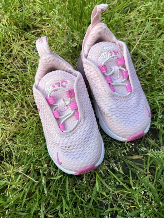 Кросівки Nike Air Max 270