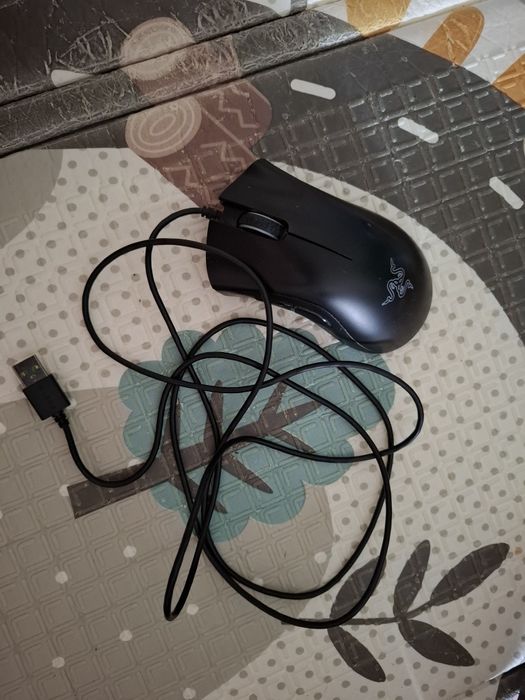 Myszka RAZER essential