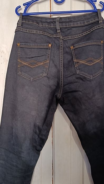 Джинси на низькій посадці