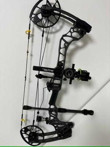 Arco MATHEWS TRIAX completo