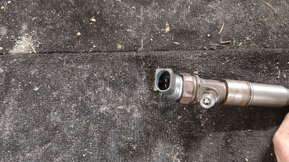 Wtryskiwacz wtrysk paliwa BMW E60 E61 525d