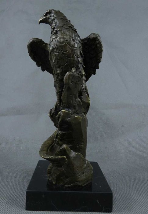 Figura ORZEŁ sokół BRĄZ marmur RZEŹBA sygnowana 27 cm 3,3 kg