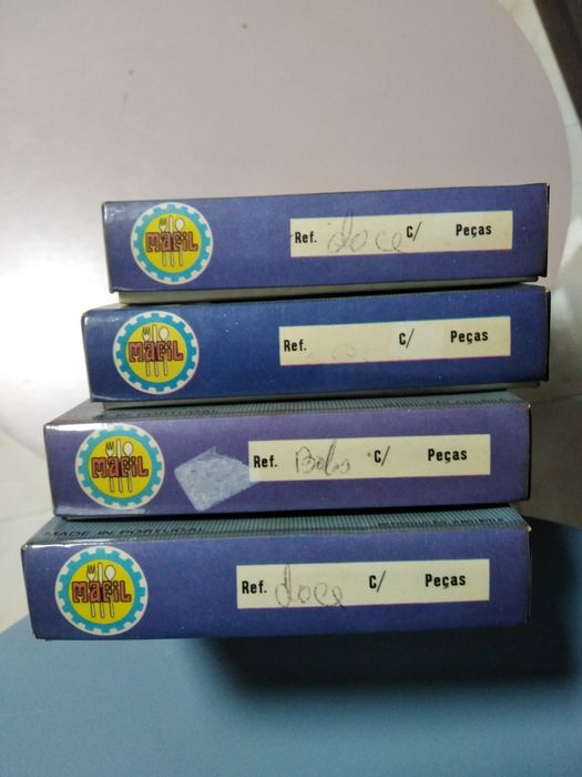 Conjunto de 12 Colheres e 12 Garfos de Doce