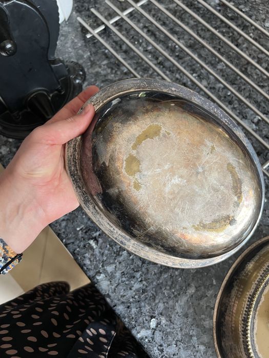 Miska misa do serwowania z odczepianym uchwytem i pokrywką