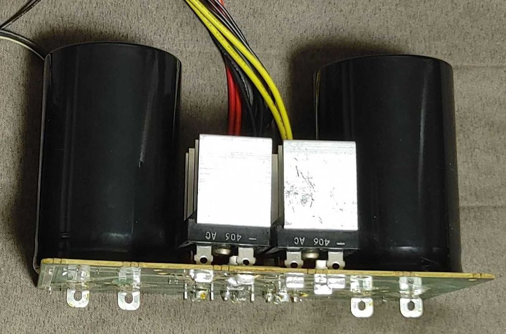 Конденсатори 21000 мкФ 71В