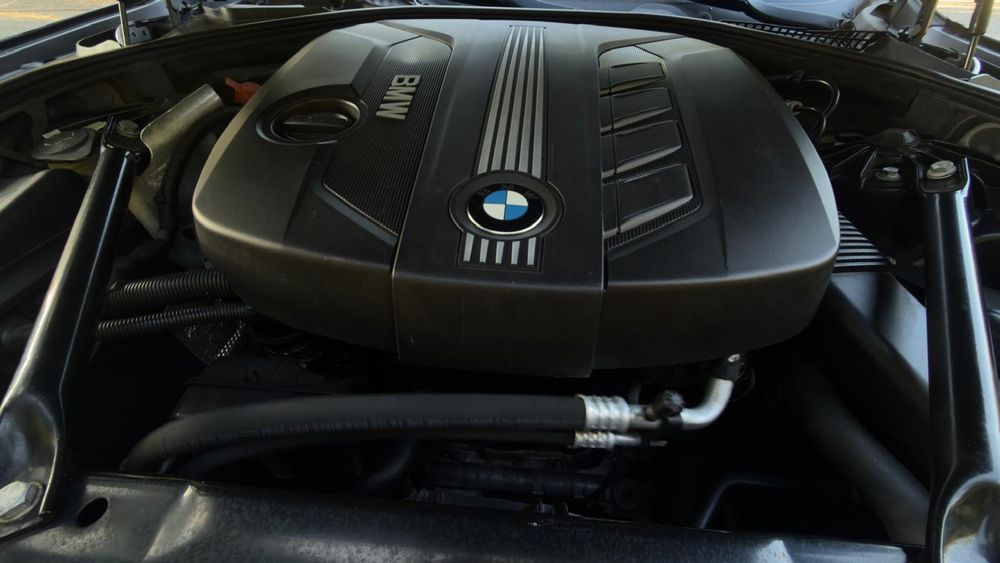 Bmw f11 520d  como  nova e com histórico de manutenção completo