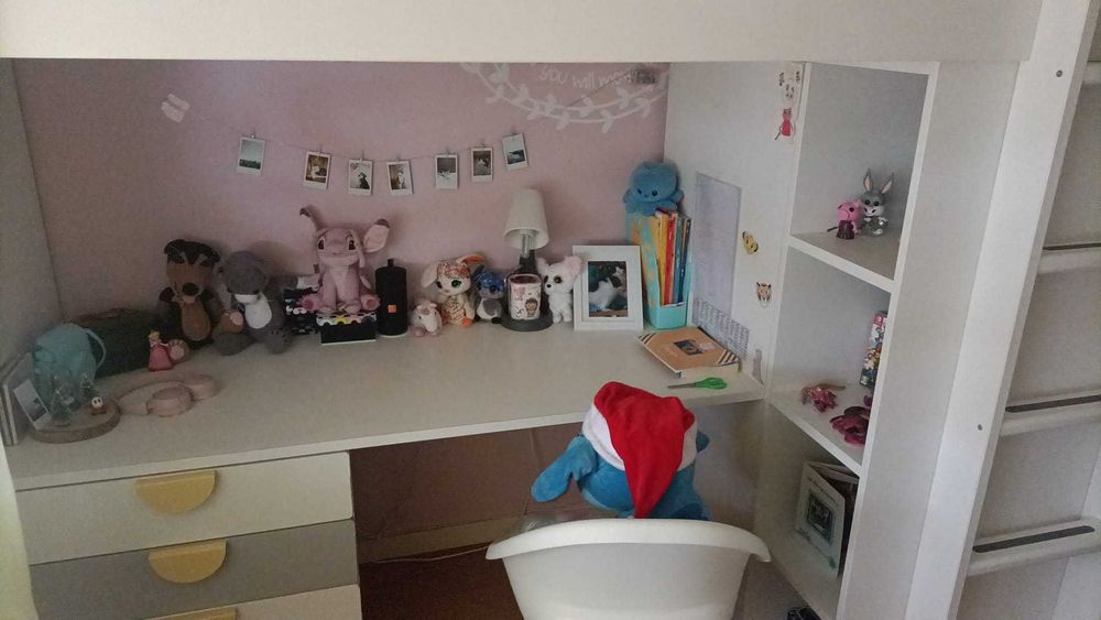 Beliche com secretária e roupeiro