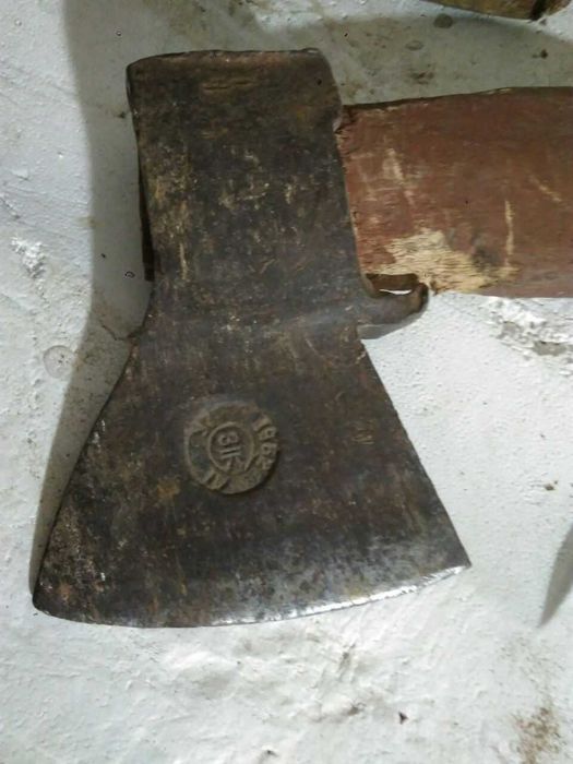 Кувалди та сокири періоду СРСР з клеймами.