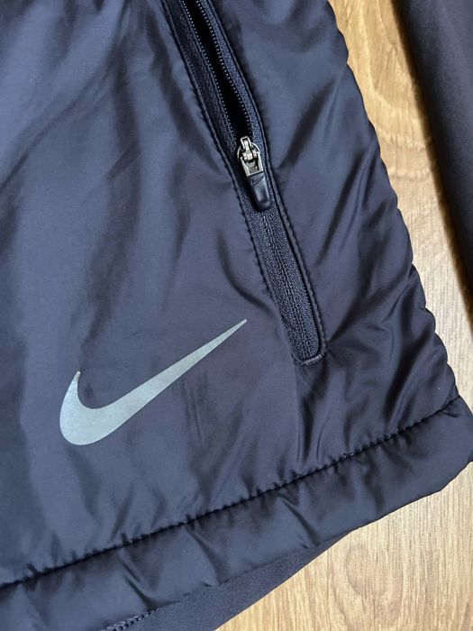 Бігова куртка Nike Aerolayer Running
