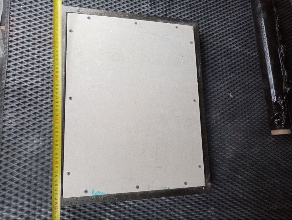 Ревізійний люк під плитку скритого монтажу невідімка 50см на 40см нови