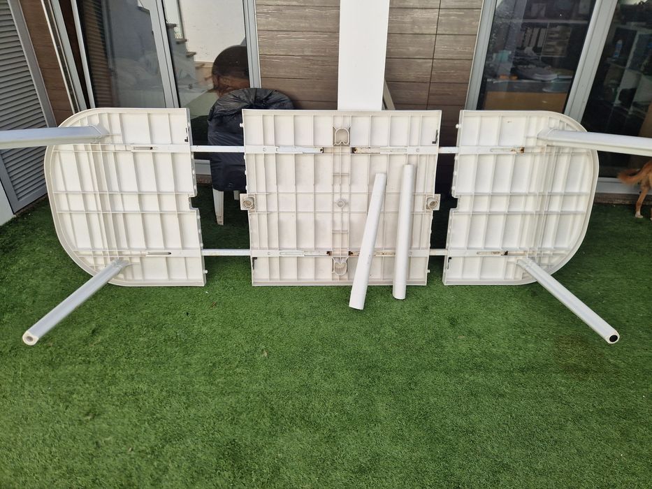 Vendo mesa de jardim em plástico