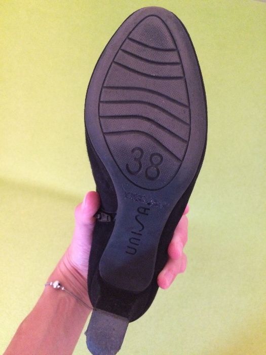 Unisa botki zamszowe