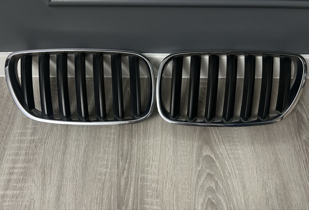 Oryginalne nerki grill Lci BMW X3 E83