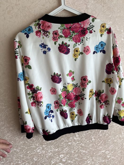 Жіноча вітровка