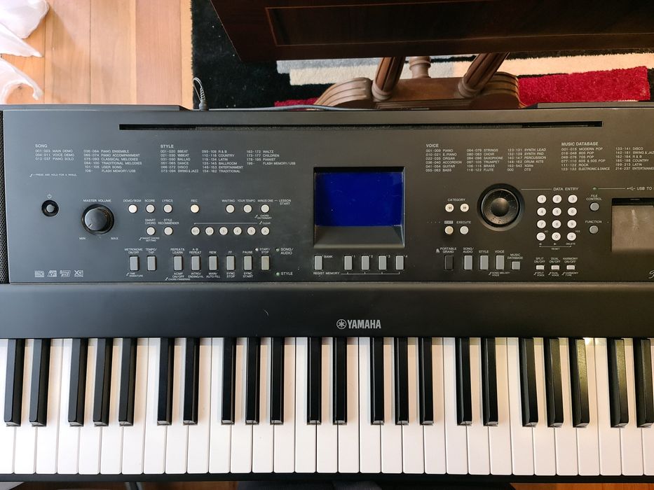 Piano Digital Yamaha DGX-650B